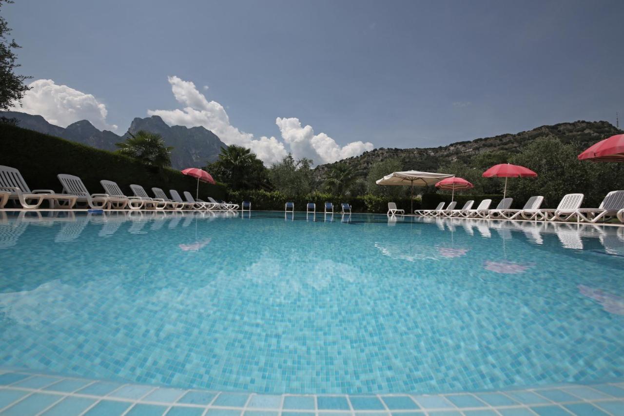 Hotel Villa Verde Torbole Sul Garda Exterior foto