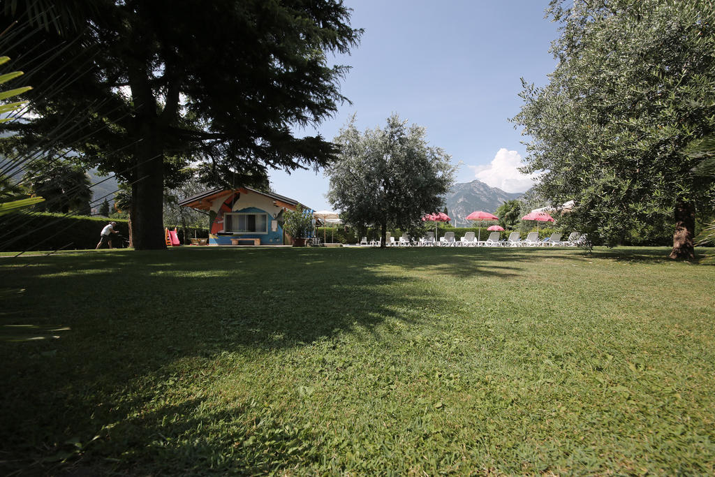 Hotel Villa Verde Torbole Sul Garda Exterior foto